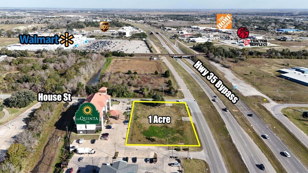 880 S Hwy 35 Byp, Alvin, TX à vendre - Photo du bâtiment - Image 2 de 8