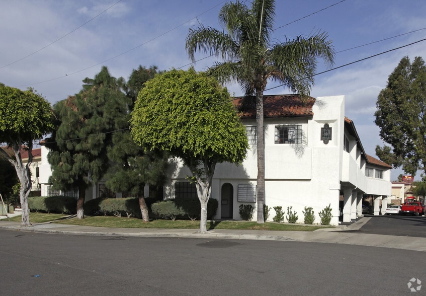 1815 E Heim Ave, Orange, CA à louer - Photo du bâtiment - Image 3 de 5