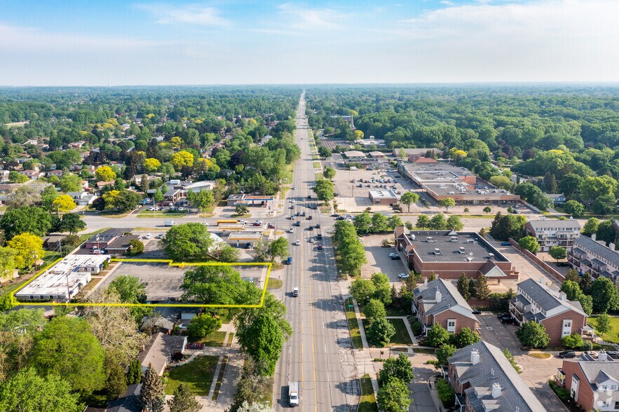 16975-16991 Farmington Rd, Livonia, MI for lease - Aerial - Image 3 of 32