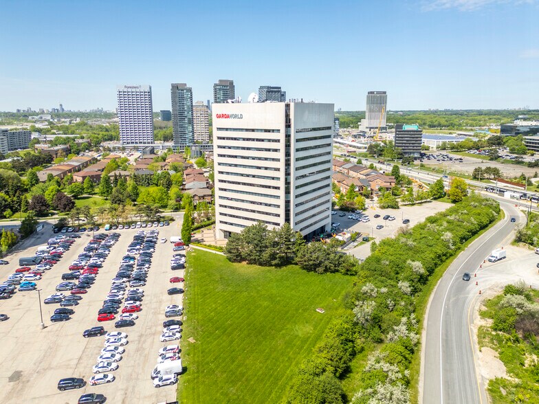 150 Ferrand Dr, Toronto, ON à louer - Photo du bâtiment - Image 3 de 18