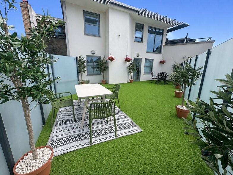 352-356 Battersea Park Rd, London for lease - Building Photo - Image 3 of 7