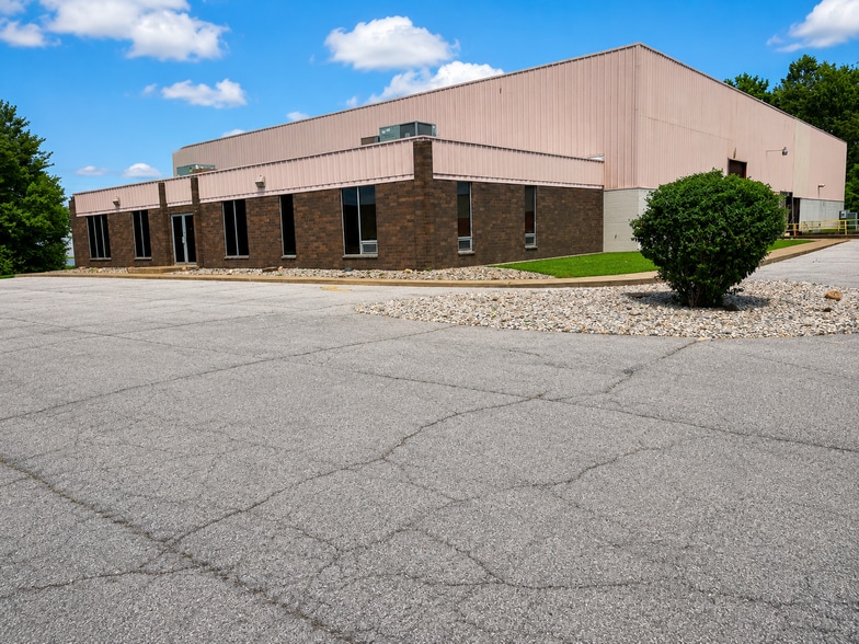 4317 Clubview Dr, Fort Wayne, IN for lease - Building Photo - Image 2 of 9