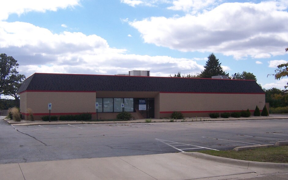 2625 N Columbus St, Ottawa, IL à vendre - Photo du bâtiment - Image 3 de 8