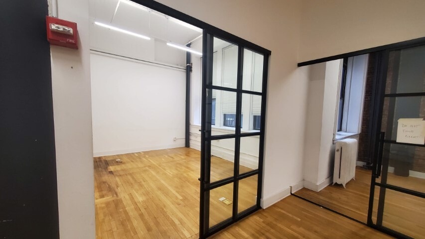 119 W 23rd St, New York, NY for lease Interior Photo- Image 1 of 18