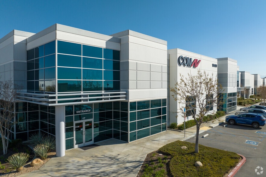 13415 Sabre St, Victorville, CA for lease - Building Photo - Image 3 of 3