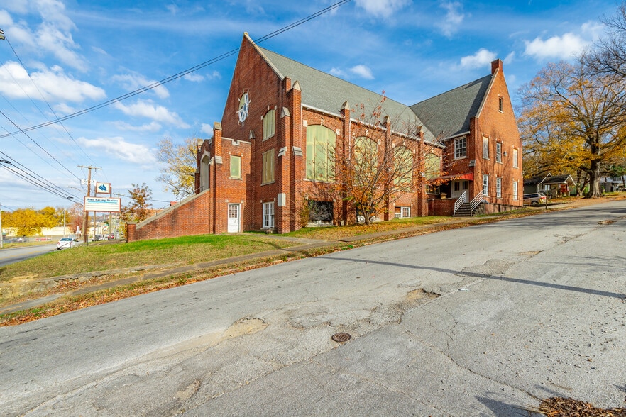 1542 Dodds Ave, Chattanooga, TN à vendre - Photo du bâtiment - Image 2 de 12
