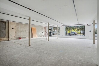 2517 Bull St, Savannah, GA for lease Interior Photo- Image 2 of 6