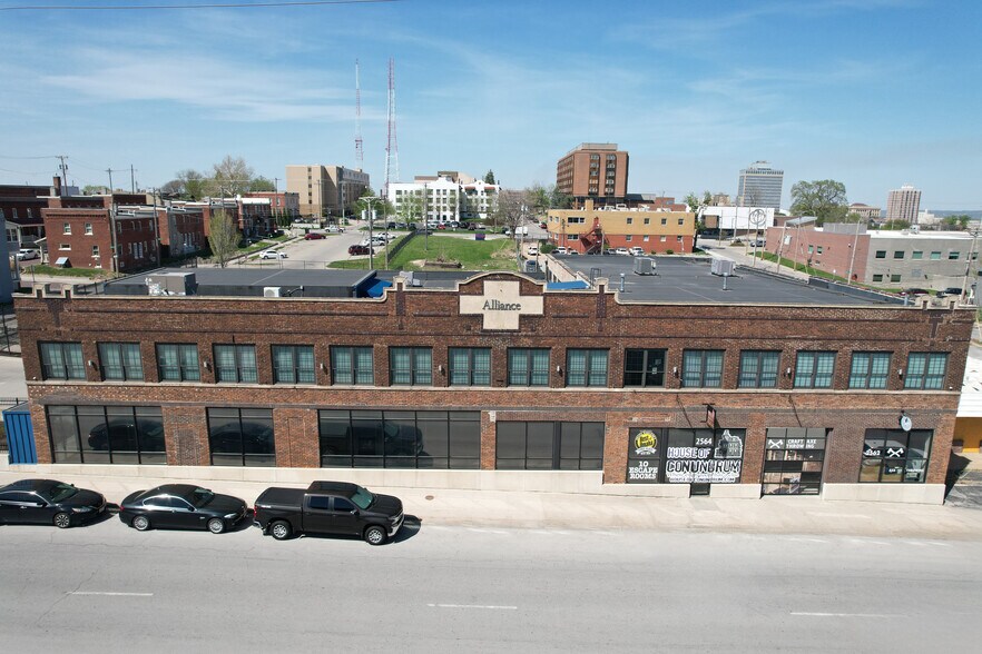 2566 Leavenworth St, Omaha, NE à vendre - Photo du bâtiment - Image 2 de 15