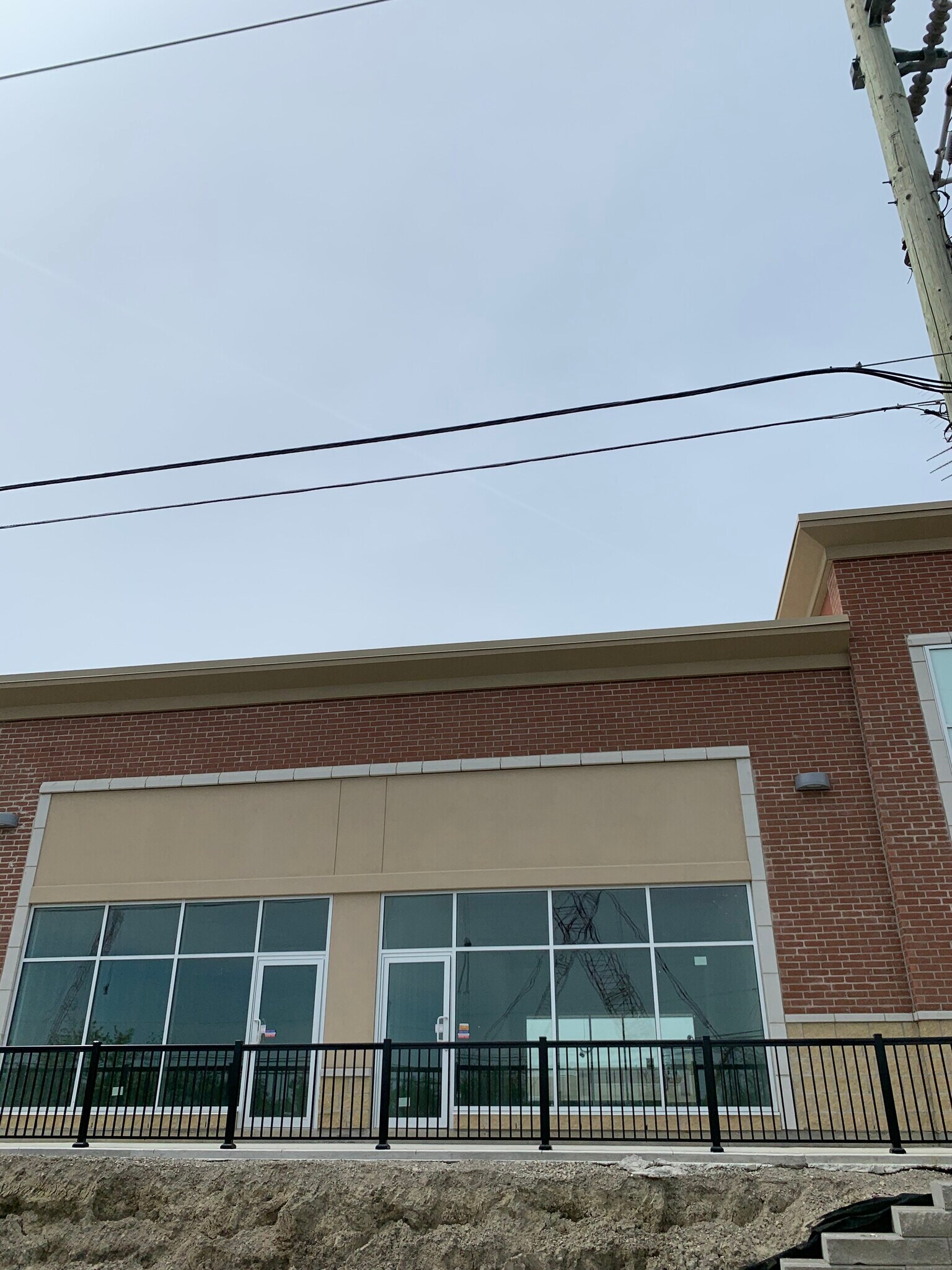 90 Eastern Ave, Brampton, ON à vendre Photo du bâtiment- Image 1 de 1