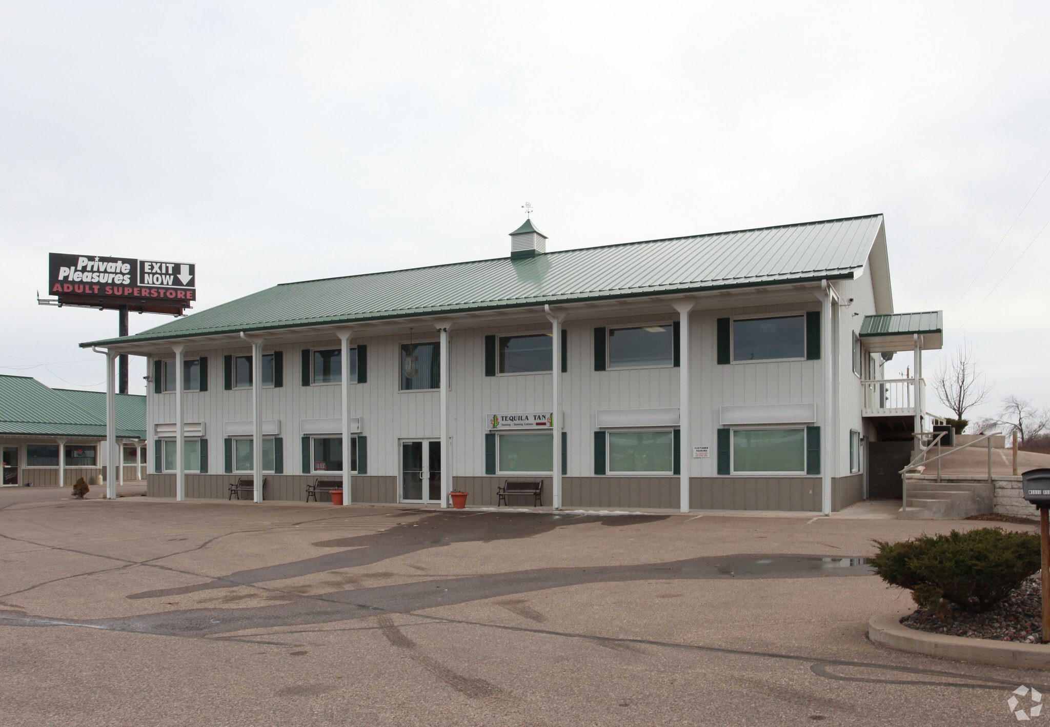 Intersection of I-94 and Sate Hwy 12-29, Elk Mound, WI for lease Primary Photo- Image 1 of 28