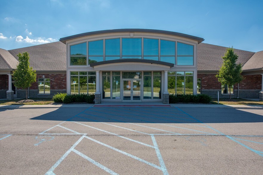 4525 Wathen Dr, Hilliard, OH à louer - Photo du bâtiment - Image 2 de 13