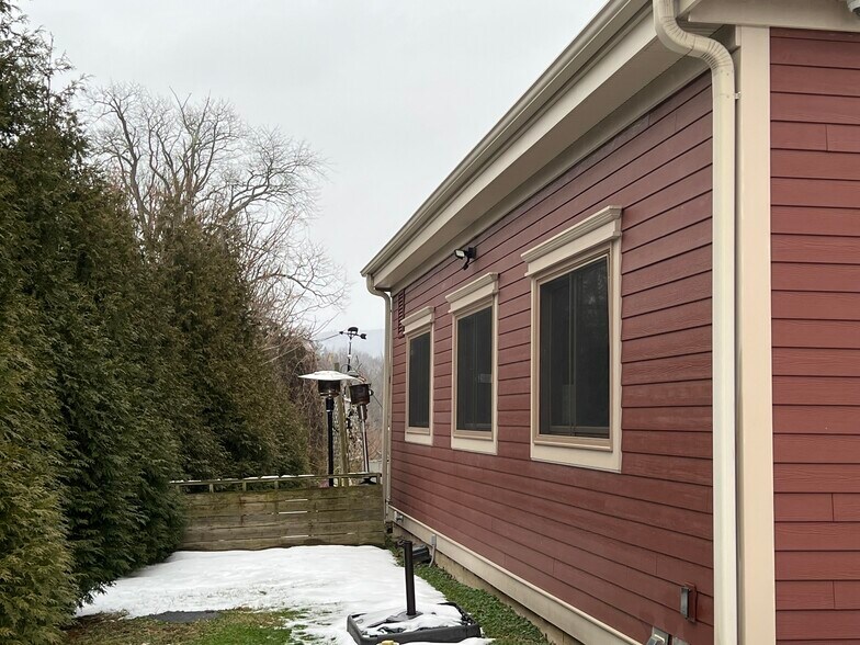 49 Oakland Ave, Warwick, NY à vendre - Photo du bâtiment - Image 3 de 23