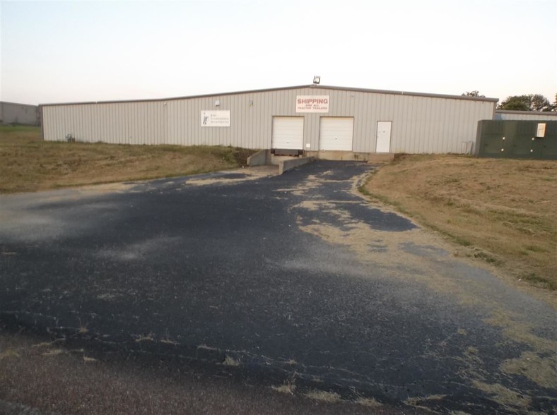 805 Industrial Park Dr, Trenton, TN for sale - Primary Photo - Image 1 of 1