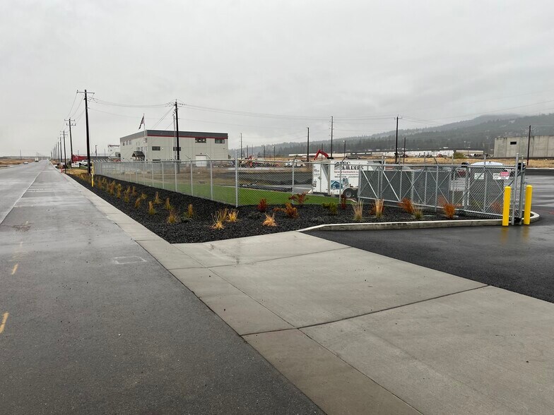 19407 E Garland Ave, Spokane Valley, WA à louer - Photo du bâtiment - Image 2 de 6