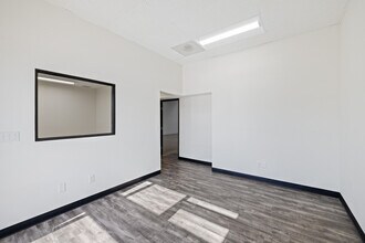 15131-15151 Goldenwest Cir, Westminster, CA à louer Photo intérieure- Image 2 de 9