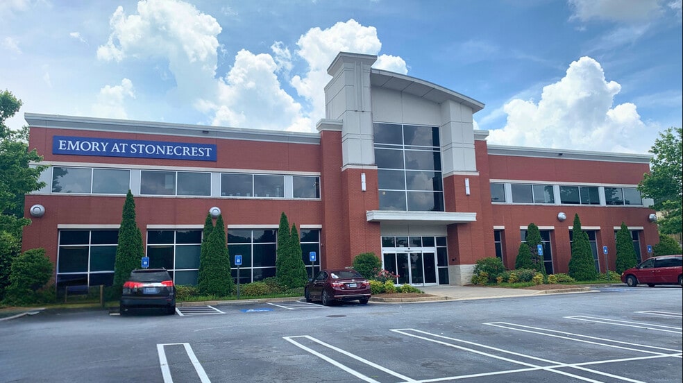 8225 Mall Pky, Lithonia, GA for lease - Building Photo - Image 1 of 4