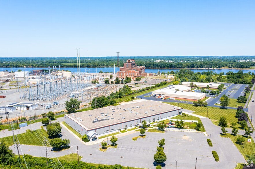 302 Commerce Square Blvd, Burlington, NJ à vendre - Photo du bâtiment - Image 2 de 10