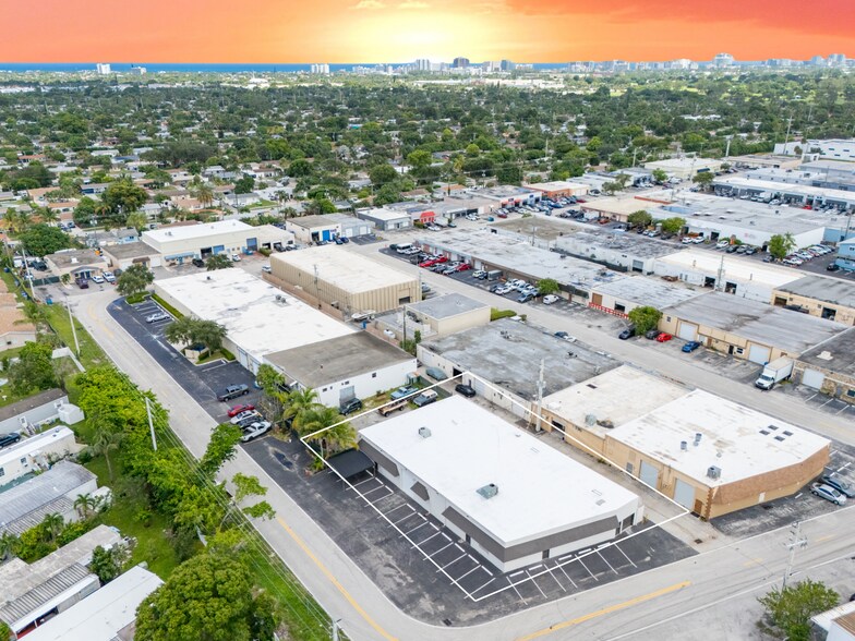 610 NE 29th St, Pompano Beach, FL à louer - Photo du bâtiment - Image 3 de 39