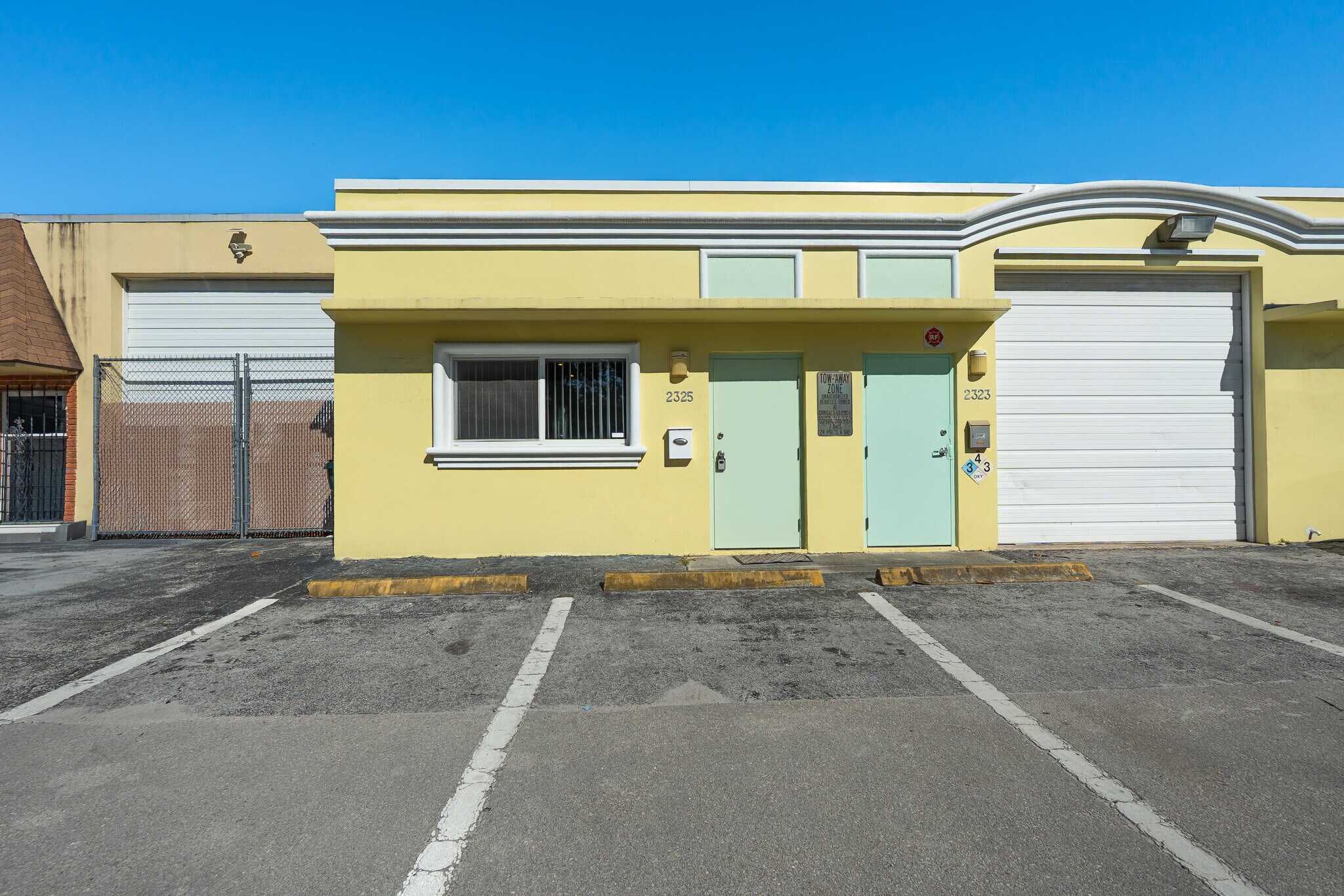 2325 NW 30th St, Oakland Park, FL à louer Photo principale- Image 1 de 16