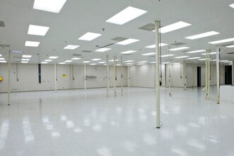 4005 Technology Dr, Angleton, TX for lease Interior Photo- Image 2 of 4