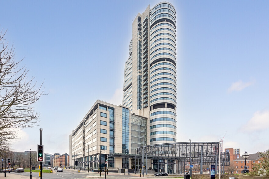 Water Ln, Leeds for lease - Primary Photo - Image 1 of 5