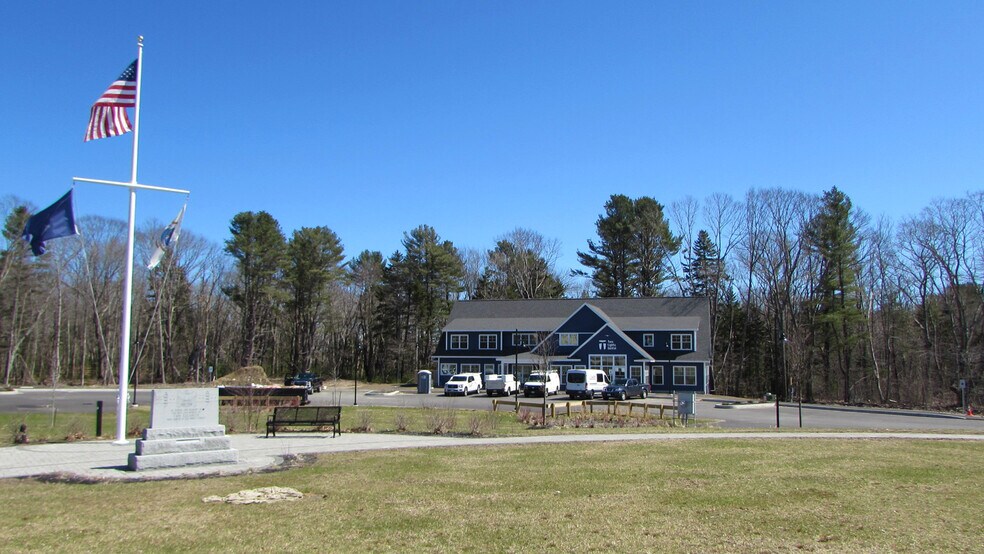 326 Ocean House Rd, Cape Elizabeth, ME à vendre - Photo du bâtiment - Image 2 de 4
