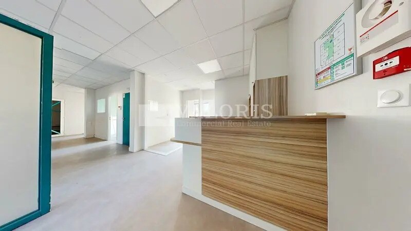 Office in Décines-Charpieu for lease - Interior Photo - Image 2 of 9
