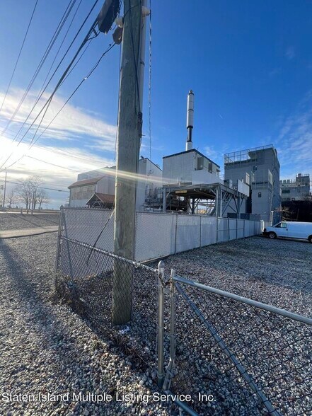 691 Seaver Ave, Staten Island, NY for sale - Primary Photo - Image 1 of 5