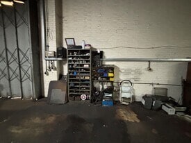 Units 4 & 5 Murdock Rd, Bedford for lease Interior Photo- Image 2 of 2