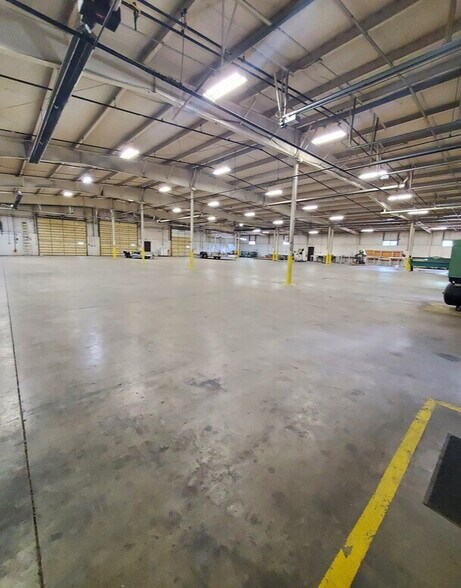 2998 Paul Dr, Elkhart, IN à louer - Photo du bâtiment - Image 2 de 12