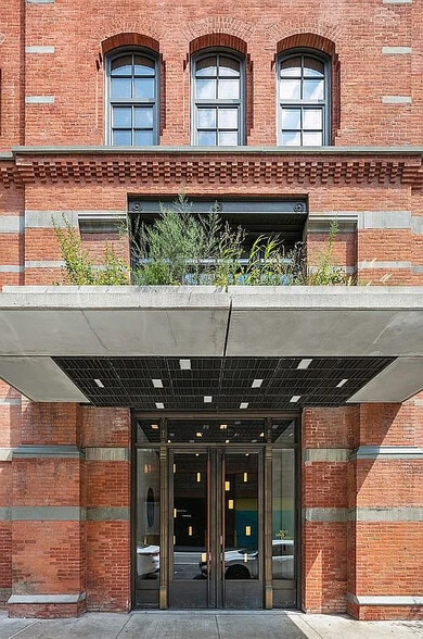 100 Vandam St, New York, NY for lease - Building Photo - Image 3 of 6