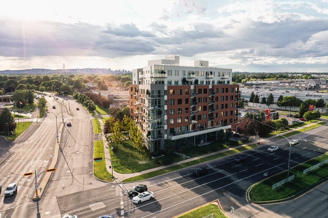 Plus de détails pour 7777 Boul Taschereau, Brossard, QC - Commerce de détail à louer