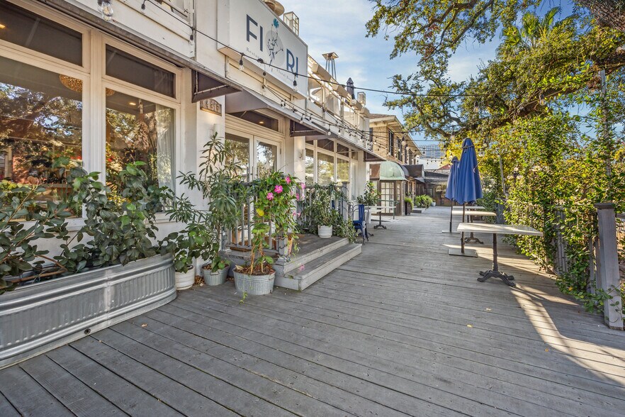 4315 Montrose Blvd, Houston, TX à louer - Photo du bâtiment - Image 1 de 23