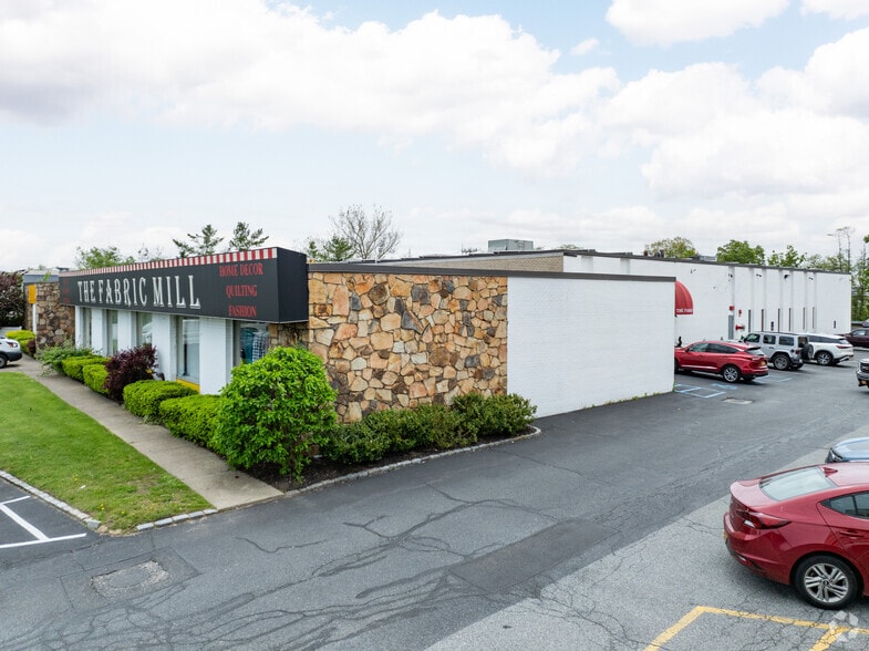 219 S Service Rd, Plainview, NY for lease - Primary Photo - Image 3 of 33