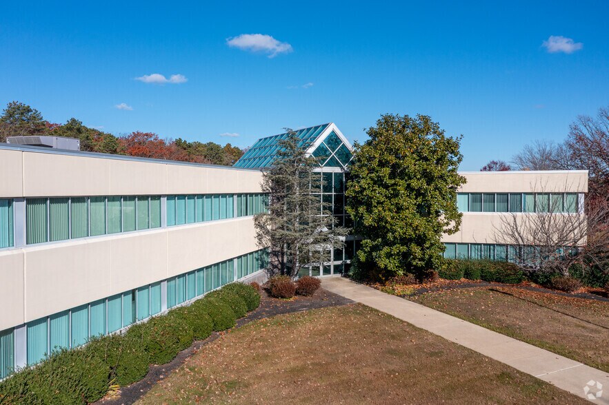 100 Decadon Dr, Egg Harbor Township, NJ à louer - Photo du bâtiment - Image 1 de 7