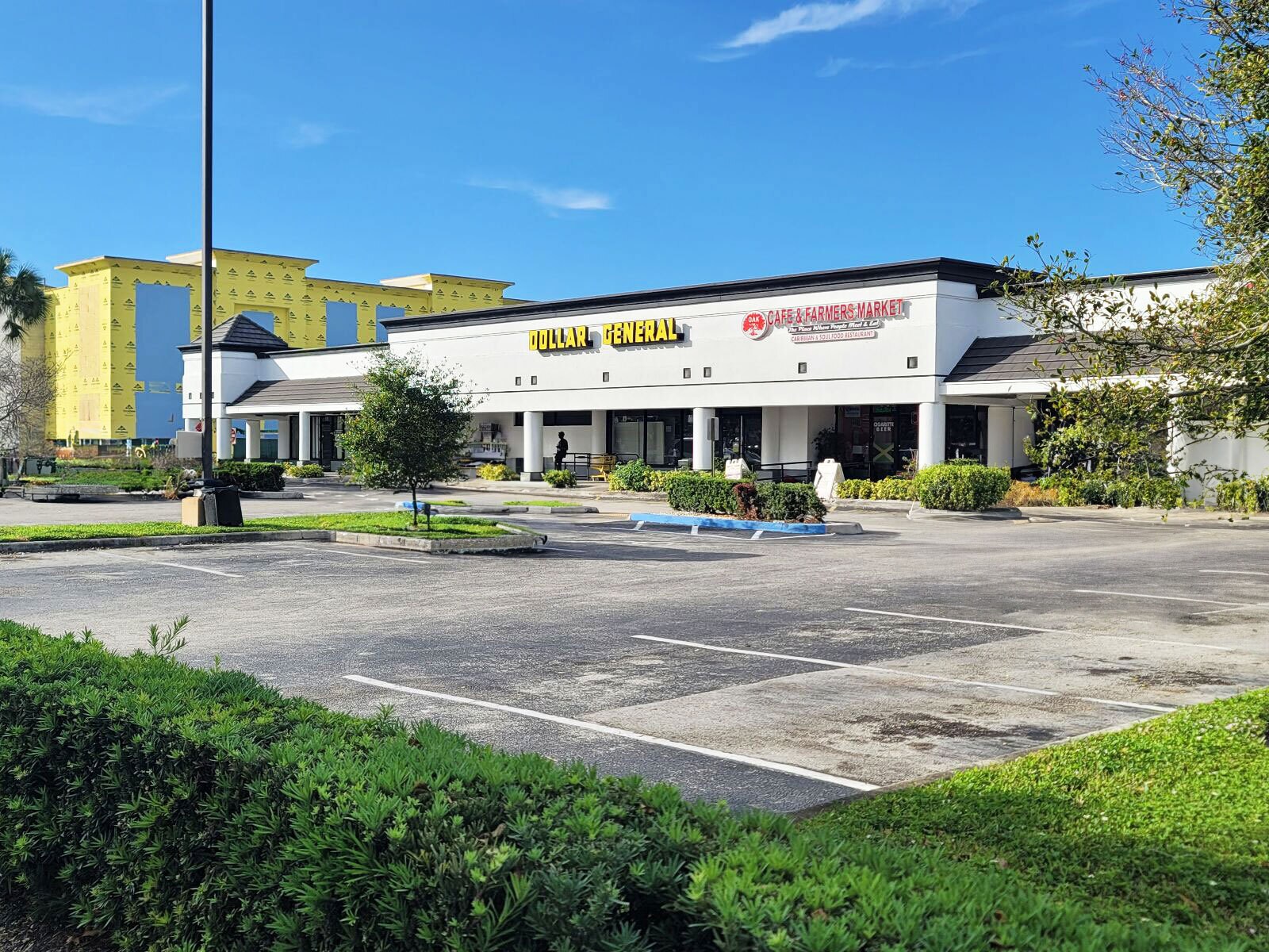 2121 W Oakland Park Blvd, Oakland Park, FL à louer Photo du bâtiment- Image 1 de 8