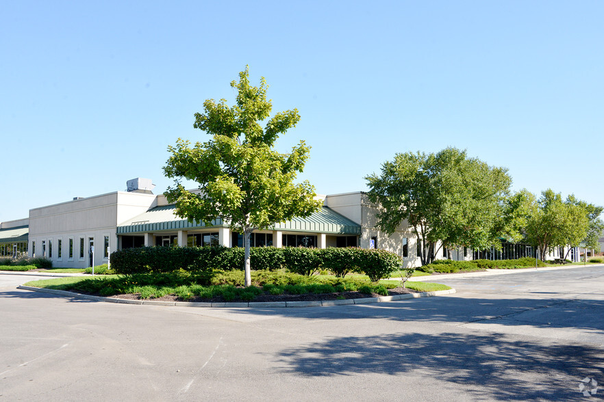 5957-6049 Lakeside Blvd, Indianapolis, IN for sale - Building Photo - Image 1 of 5