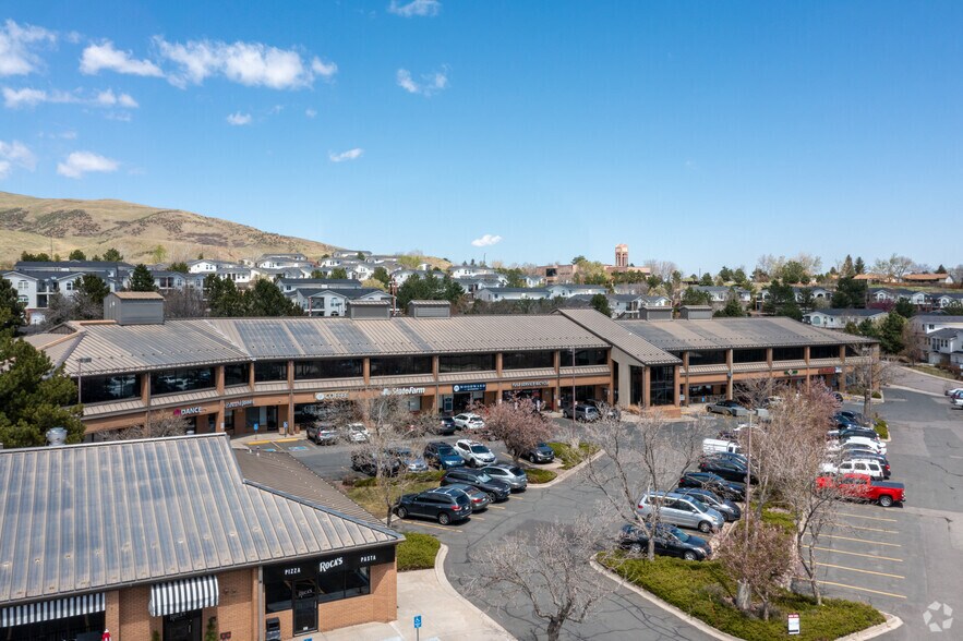 13701 W Jewell Ave, Lakewood, CO à louer - Photo du bâtiment - Image 3 de 12