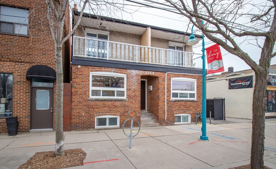 3263 Lake Shore Blvd W, Toronto, ON à vendre - Photo principale - Image 1 de 38