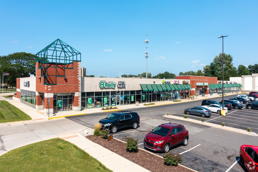 5726-5940 Middlebelt Rd, Garden City, MI à louer - Photo du bâtiment - Image 1 de 6