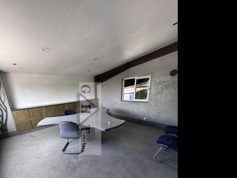 Office in Saint-Soupplets for lease - Interior Photo - Image 3 of 13