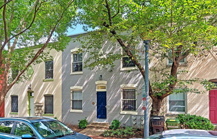 2139 Newport Pl, Washington, DC for sale - Building Photo - Image 2 of 9