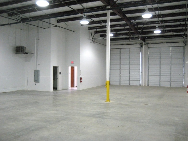 2401 Worthington Dr, Denton, TX for lease - Interior Photo - Image 2 of 5