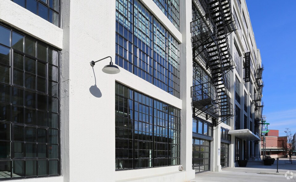 329 E 1st St, Dayton, OH à louer - Photo du bâtiment - Image 2 de 33