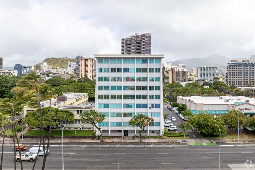 1010 S King St, Honolulu, HI à louer - Photo du bâtiment - Image 3 de 7