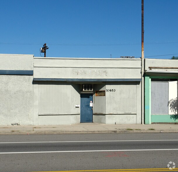 10653-10657 Burbank Blvd, North Hollywood, CA à vendre - Photo du bâtiment - Image 3 de 6