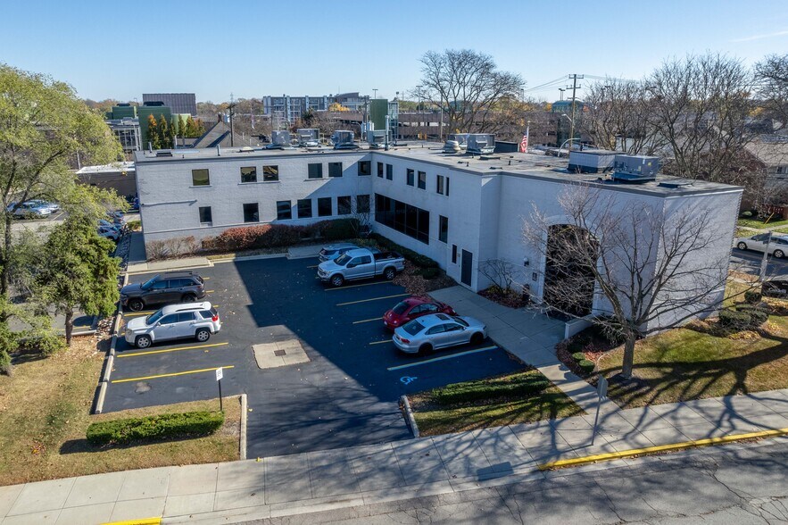 322 W Lincoln Ave, Royal Oak, MI à louer - Photo du bâtiment - Image 3 de 16