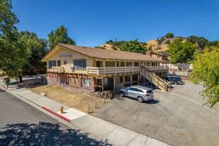 3505 Spring St, Paso Robles CA - Parc de stationnement couvert