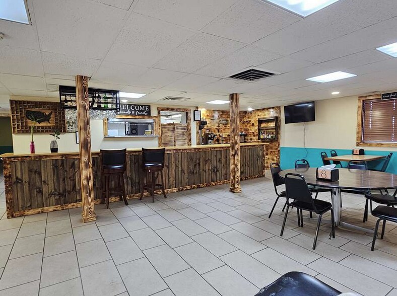 432 E Douglas St, Oneill, NE à vendre - Photo intérieure - Image 2 de 16
