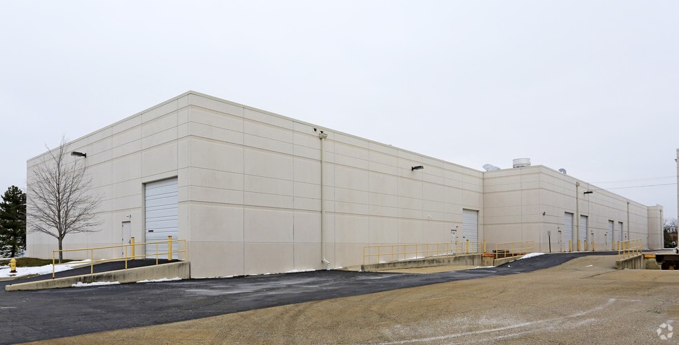 475 Quadrangle Dr, Bolingbrook, IL for lease - Building Photo - Image 2 of 19